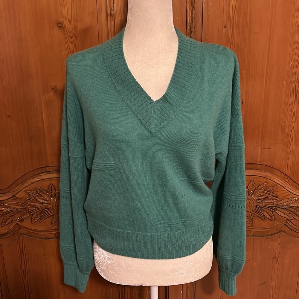 27 Miles 100% Cashmere Sweater with Unique Detail. XS